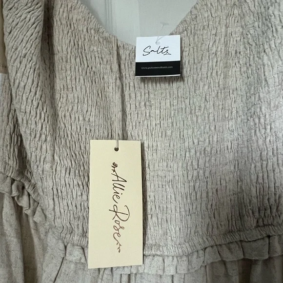 Chic Beige Jumpsuit with Bow Straps - Picture 7 of 7